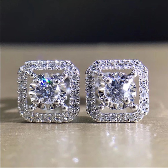 New Women’s Round Gems Diamond Earrings - Picture 8 of 10